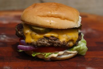 Delicious Smash Burger w/ Cheese Recipe - Food Fidelity